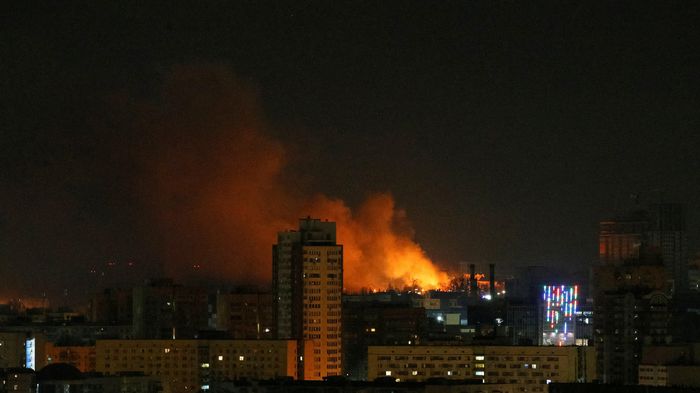 Nhiều tiếng nổ lớn vang lên ở Kyiv