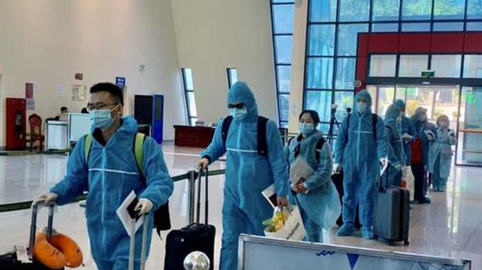 Sáng 20/1: Gần 5.600 bệnh nhân COVID-19 nặng đang điều trị; Tăng cường giám sát các trường hợp nhập cảnh