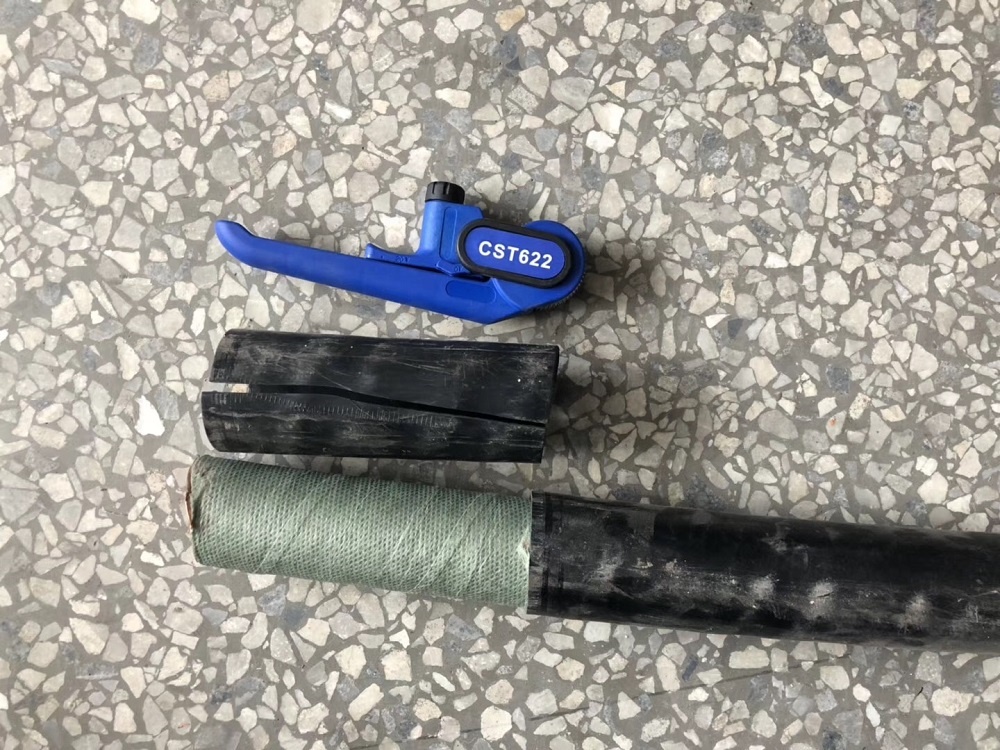 Dao tách vỏ cáp ngầm CST622 Dao tách vỏ cáp ngầm CST622