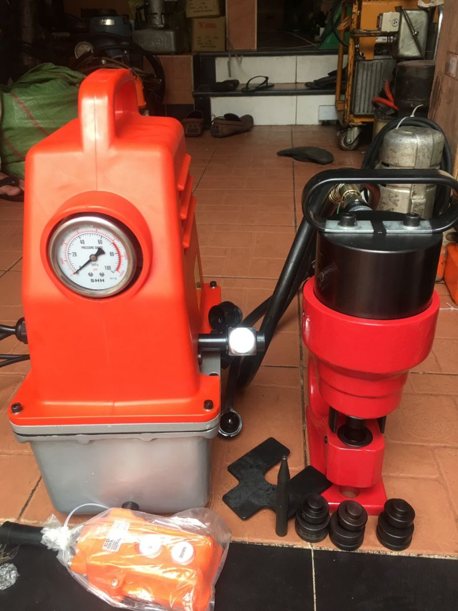 Đột lỗ thủy lực là gì?