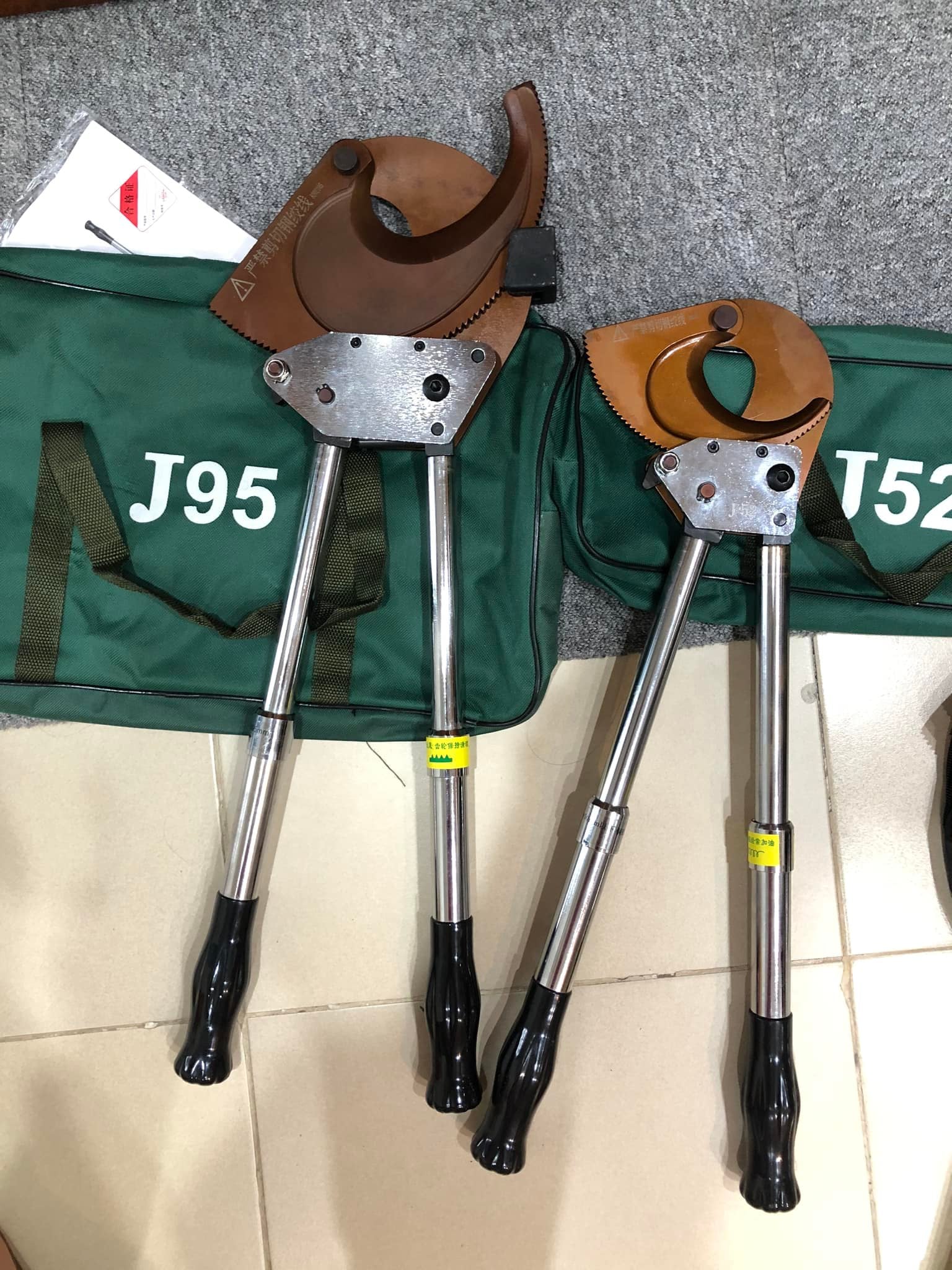 Kìm cắt cáp nhông cơ bánh cóc