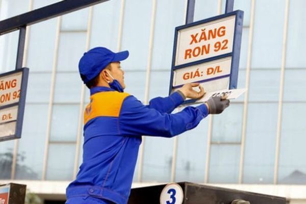 Giá xăng hôm nay 11/7 giảm hơn 3000 đồng/lít
