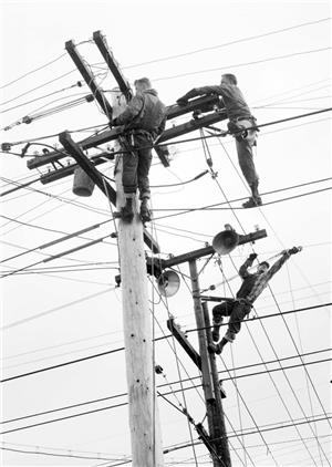 Lịch sử ra đời và phát triển của ngành điện