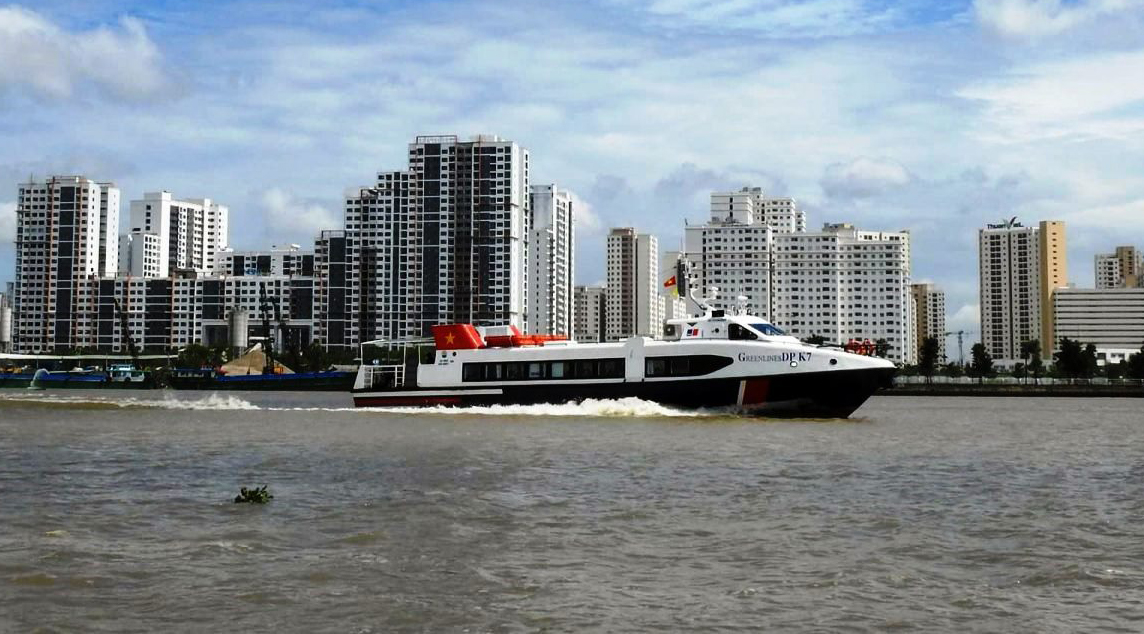 Từ hôm nay bắt đầu chở hàng nông sản bằng tàu cao tốc cung cấp cho người dân thành phố Hồ Chí Minh